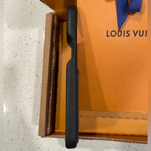 Authentic Louis Vuitton Bumper Pallas iPhone 12 & 13 Pro Max Wallet Case - Picture 4 of 10